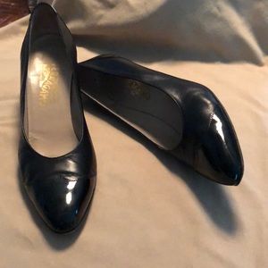 Ferragamo dress shoes size 10